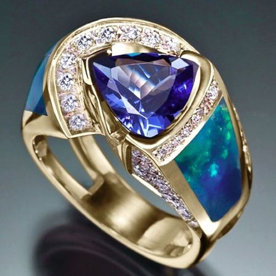Heart-Shaped Blue Crystal Ring with Turquoise Inlay, Gold Tone Band — main image