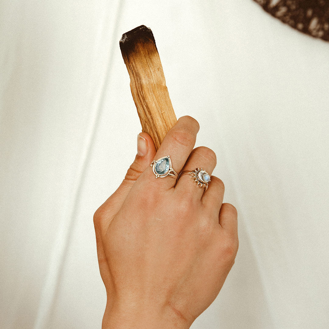 Teardrop Aquamarine Ring with Decorative Ball Bezel Setting