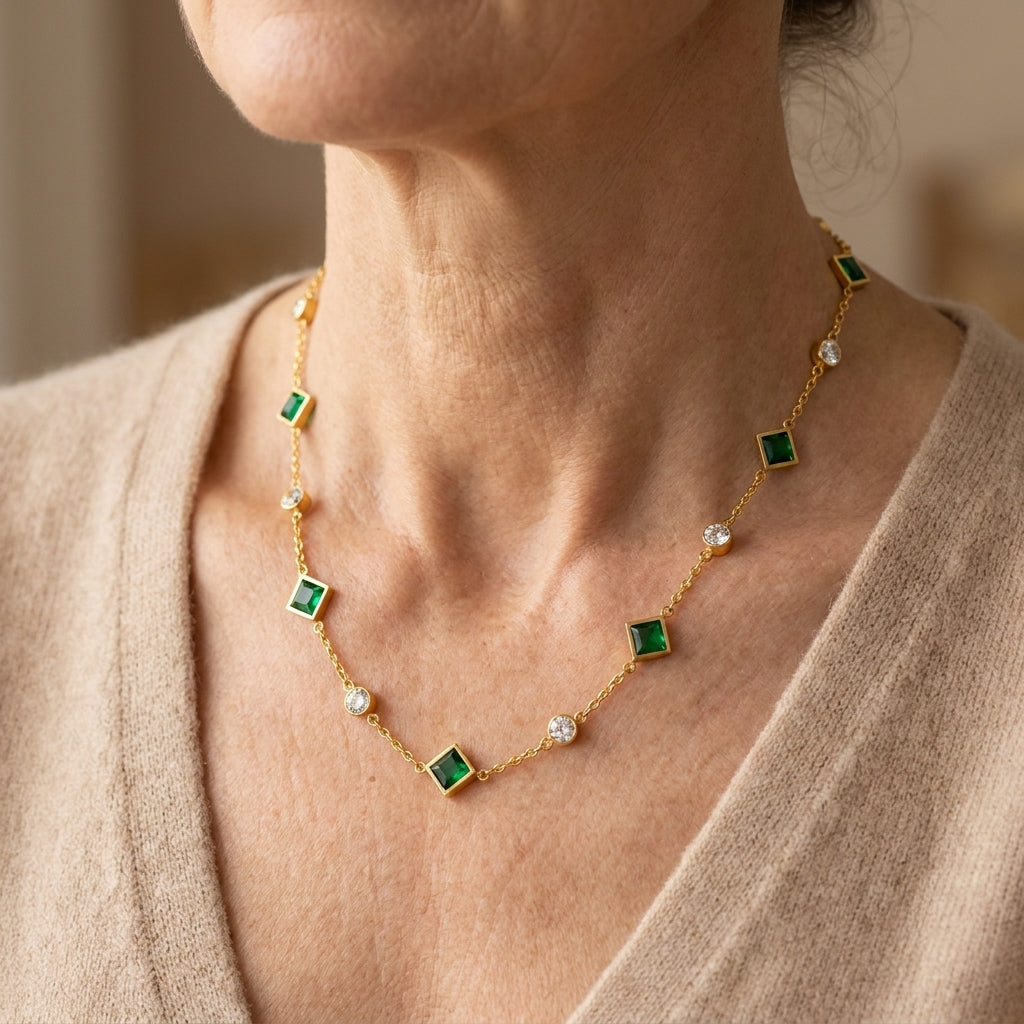 amelisse glenwyn necklace gold 18k — lifestyle
