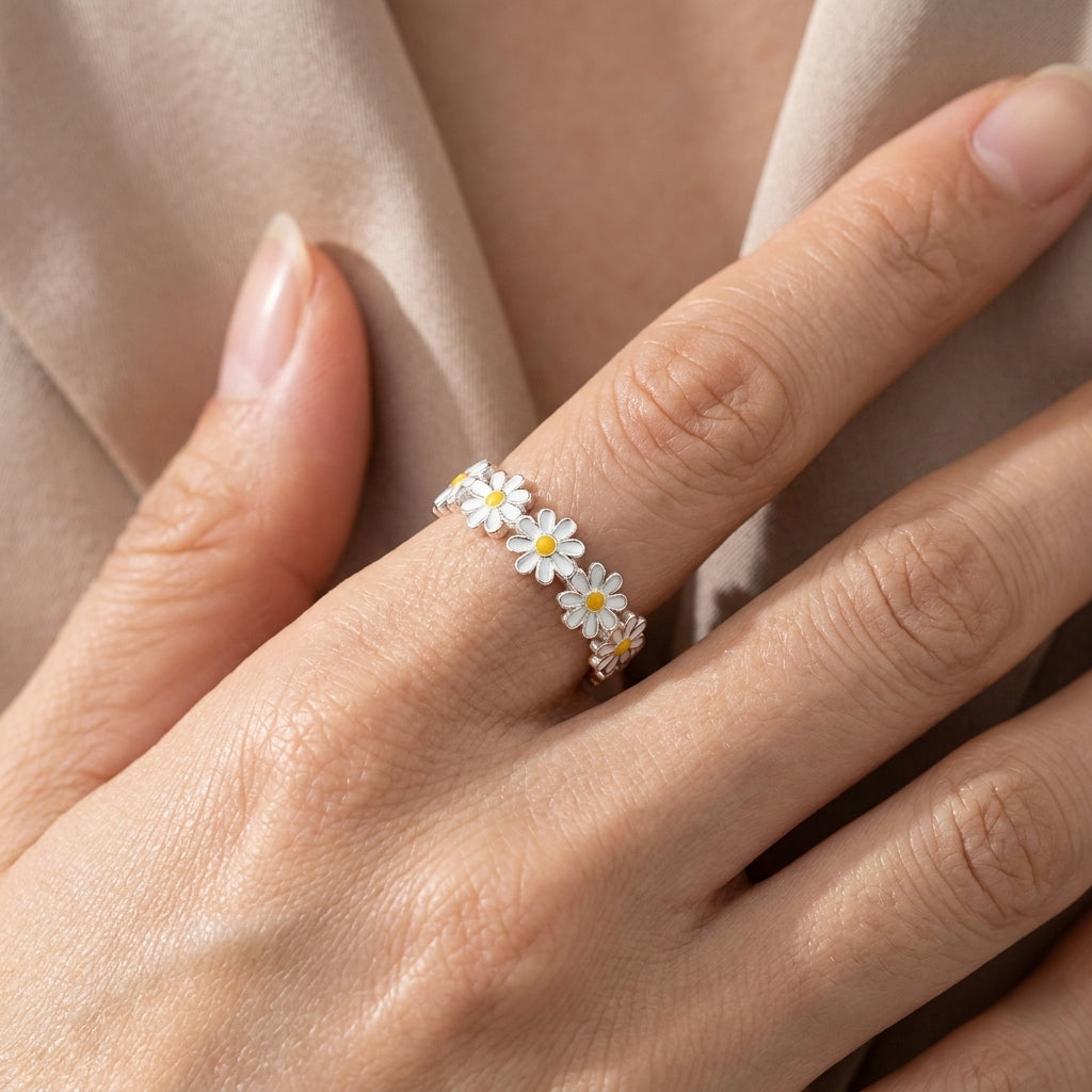 daisy crown ring — lifestyle