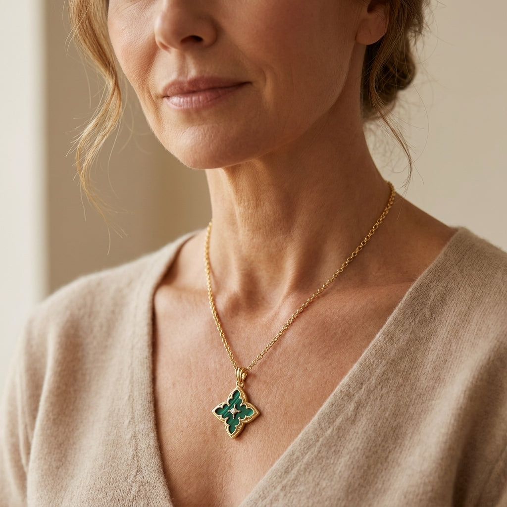 emerald clover pendant necklace gold — lifestyle