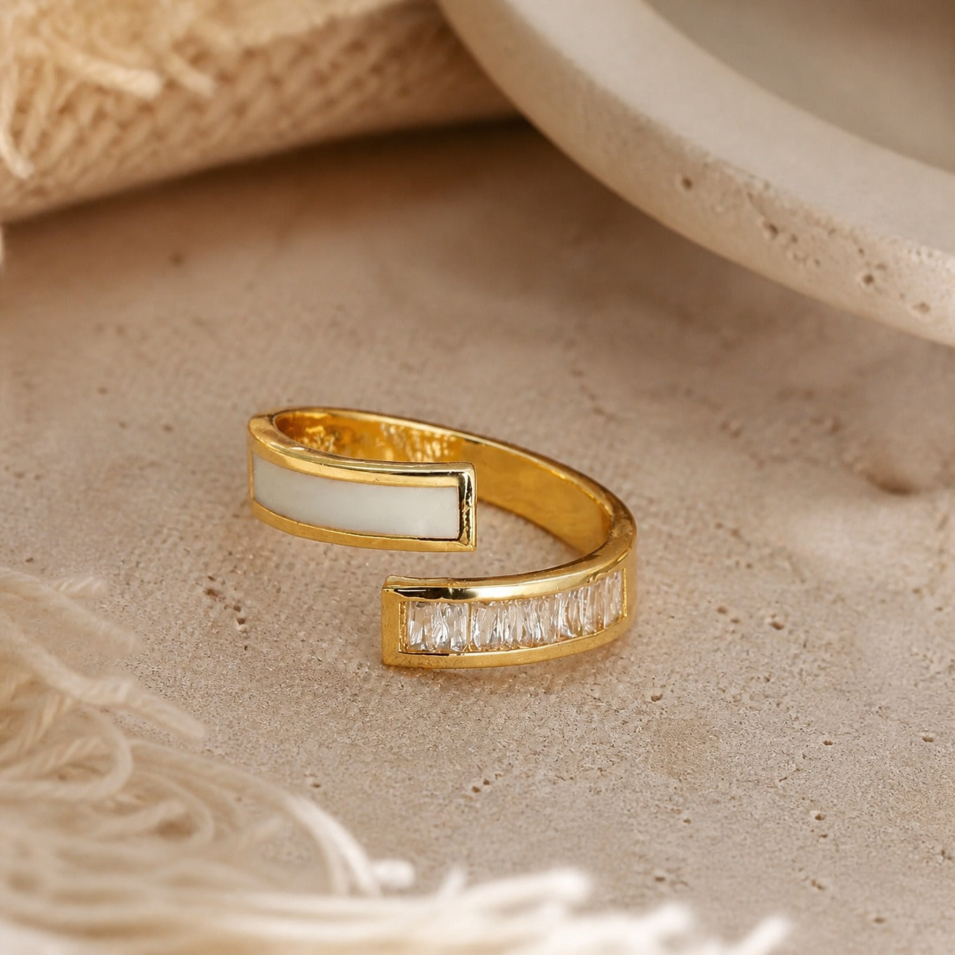 Adjustable Vintage Split-Band Ring with White Inlay and Clear Stone Accents
