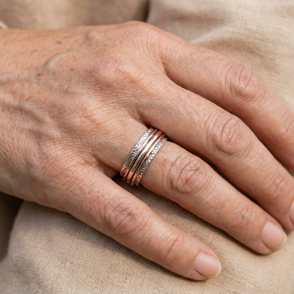 vintage clasic ring — lifestyle