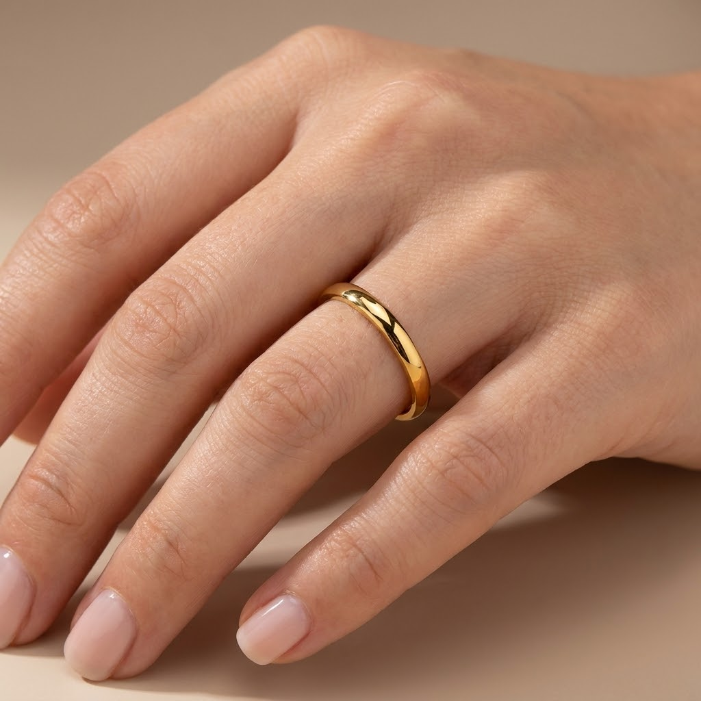 Curved Gold Band Ring with Polished Dome Profile