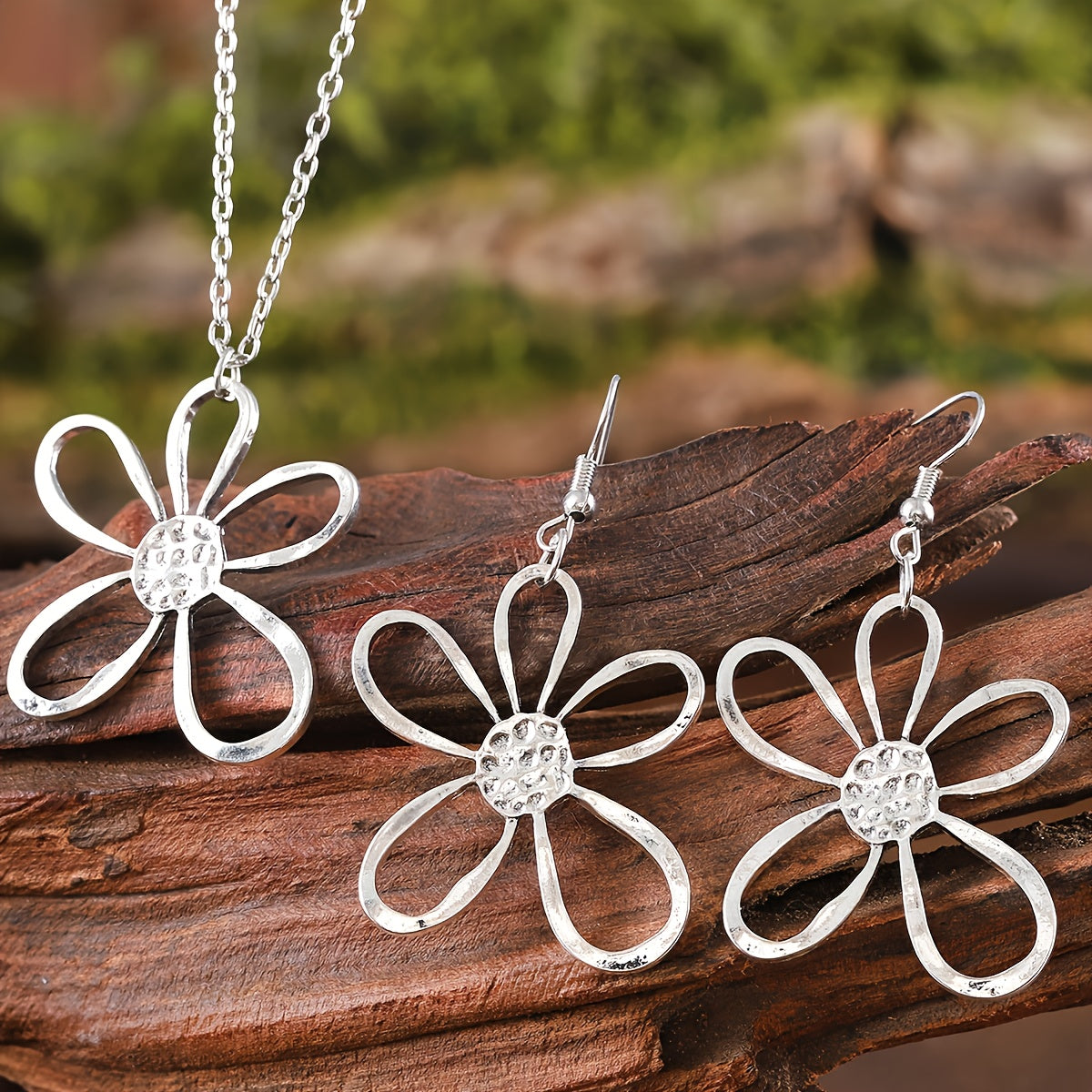 Openwork Flower Necklace & Earrings Set in Silver Tone
