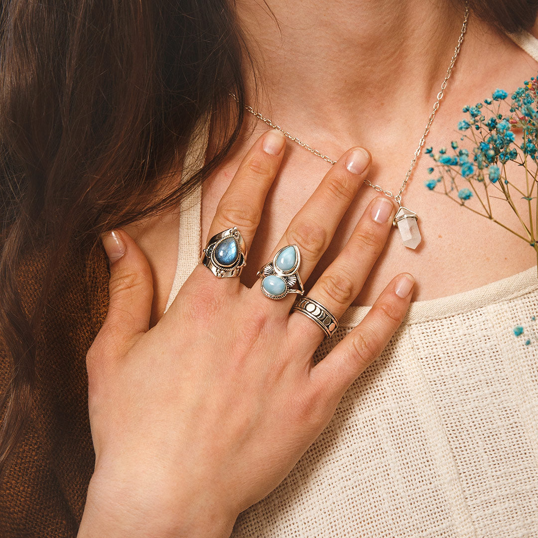 Teardrop Labradorite Ring with Twisted Silver Band