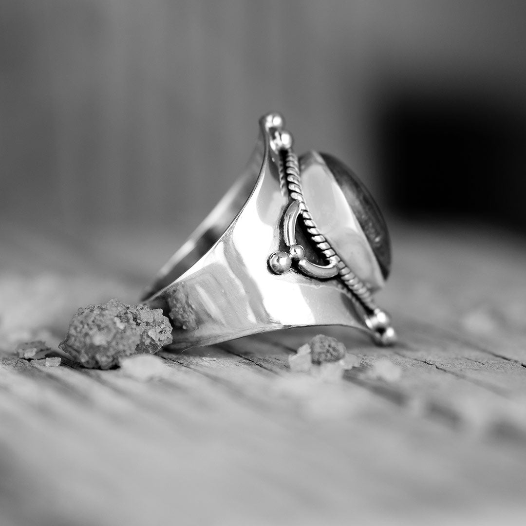 Teardrop Labradorite Ring with Twisted Silver Band