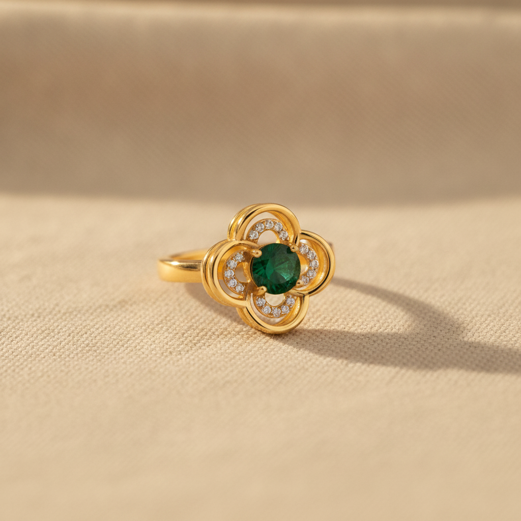 clover halo emerald spinning ring gold — studio