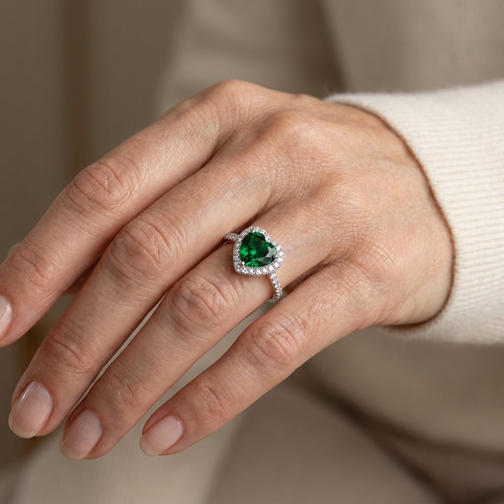 delara virenza ring white gold 16k — lifestyle