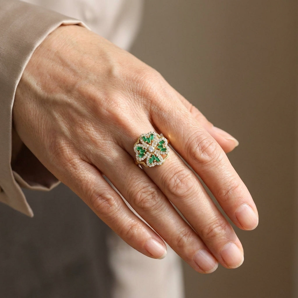 emerald clover spinning ring gold — lifestyle