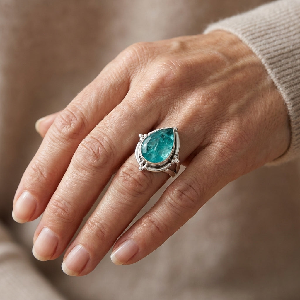 fluorite teardrop ring asr9615 — lifestyle