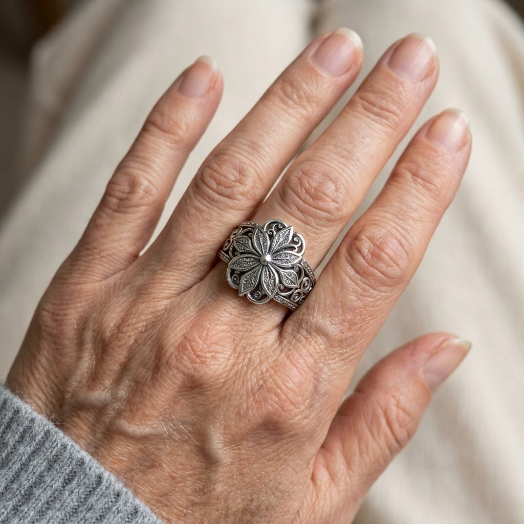french hollow court ring small flower index finger ring fashion lady — lifestyle