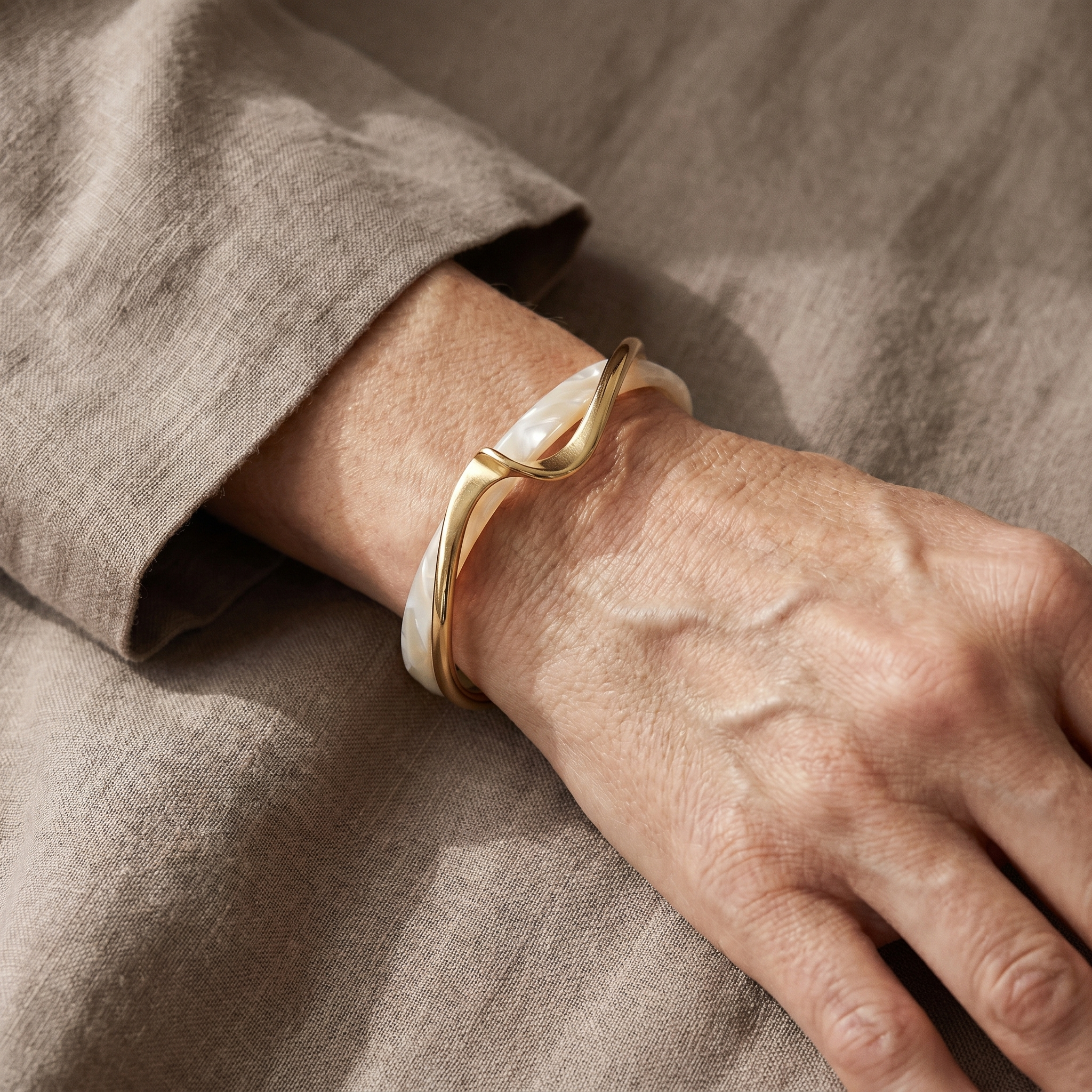 White Opal Elegant Golden Bracelet