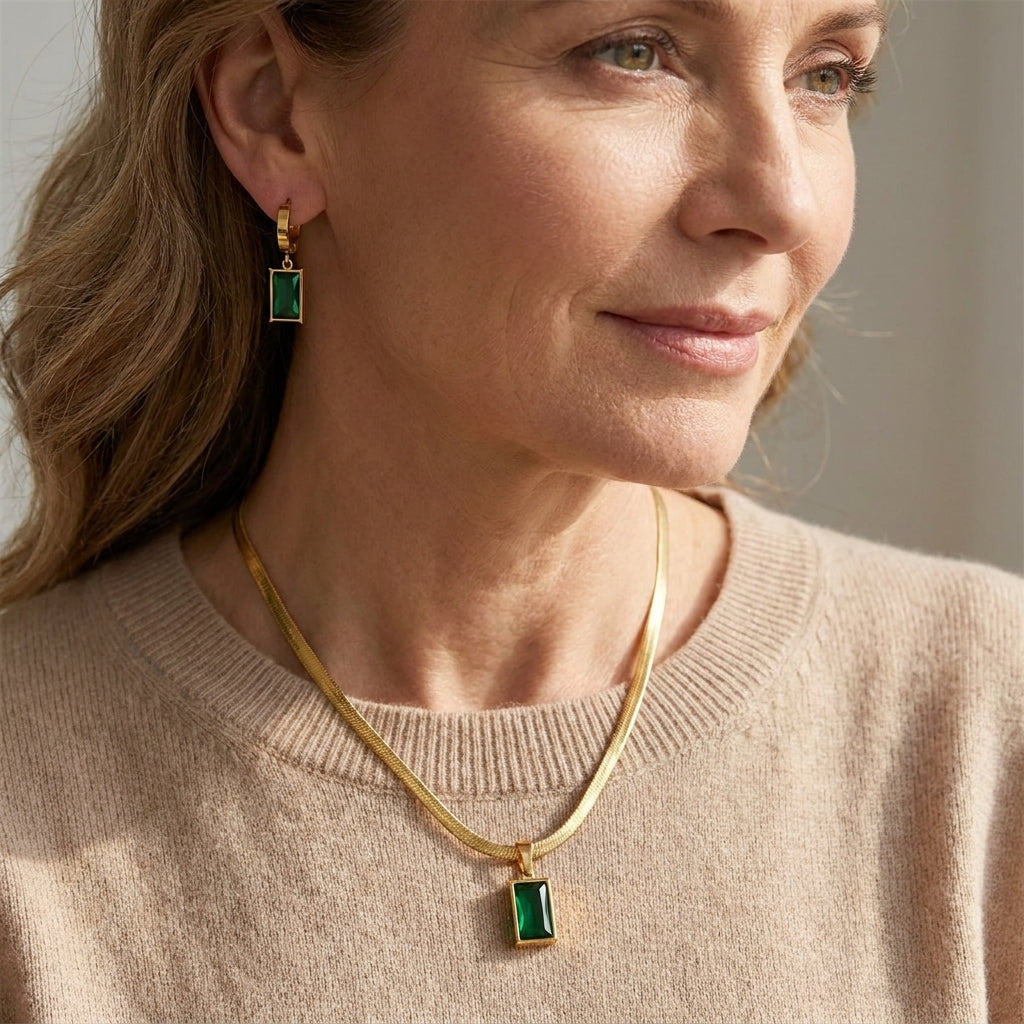 iselotte verdain jewelry set gold 18k — lifestyle