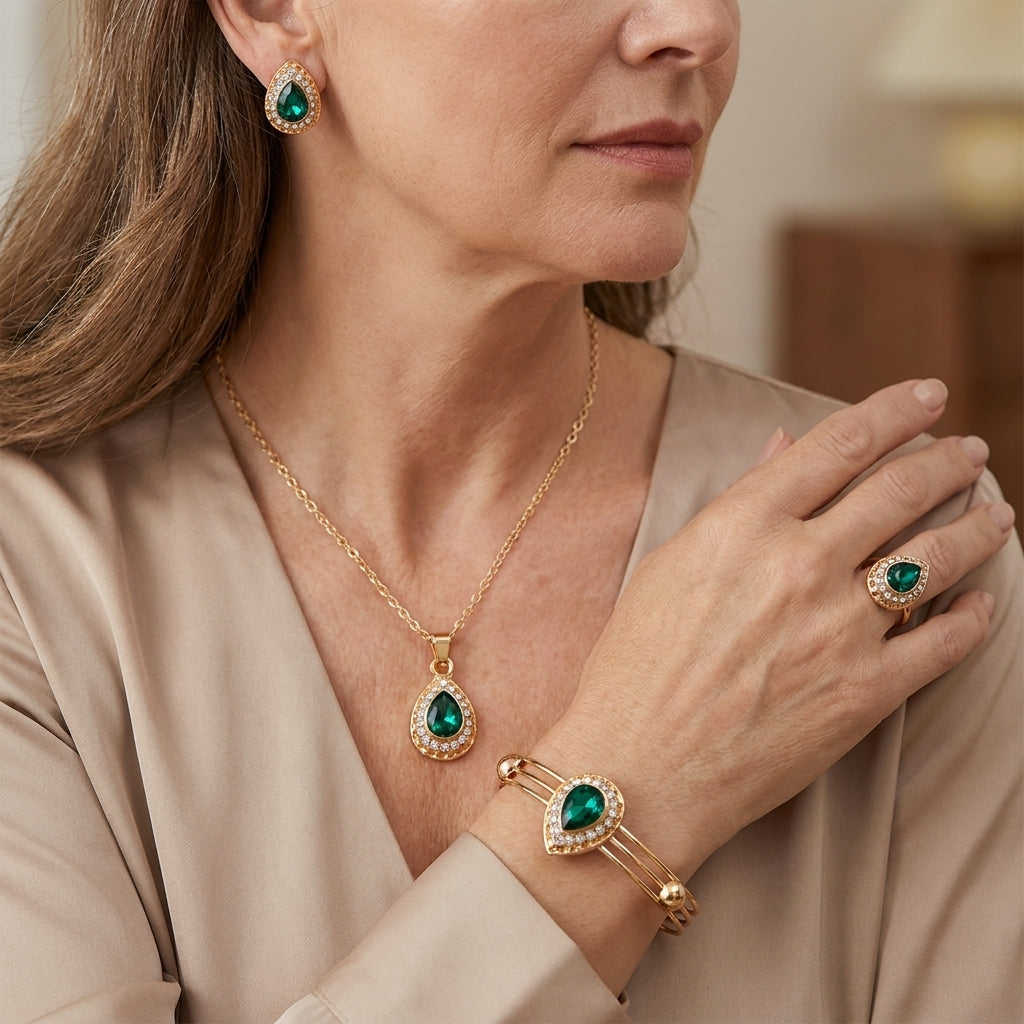 noemie glastra jewelry set gold 18k — lifestyle