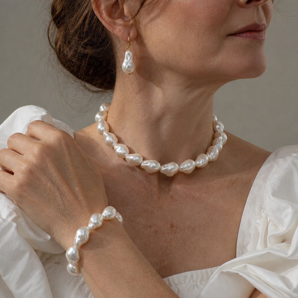 Baroque Pearl Jewelry Set – Necklace, Bracelet & Earrings in White or Green — main image